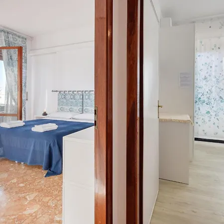 Awesome In With Kitchenette *